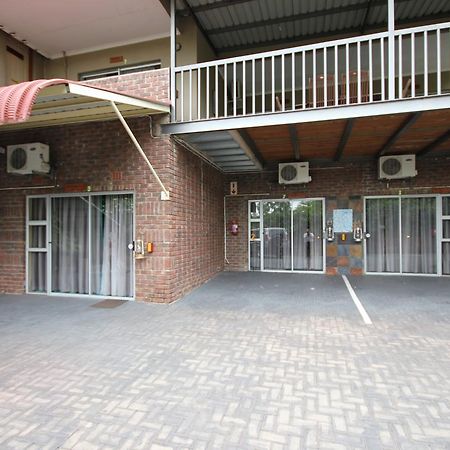 Ingwe Guesthouse Mbombela Bagian luar foto