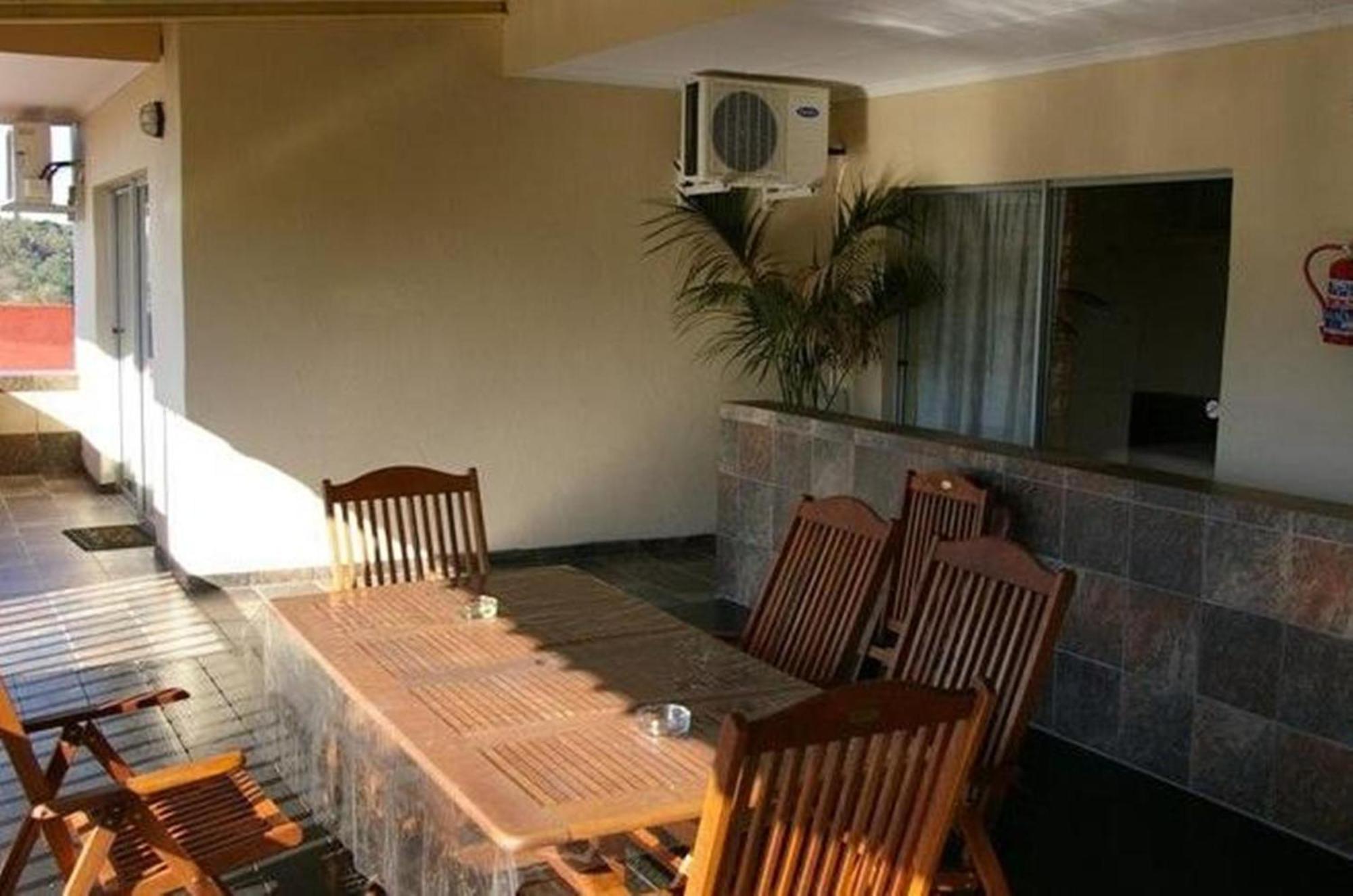 Ingwe Guesthouse Mbombela Bagian luar foto