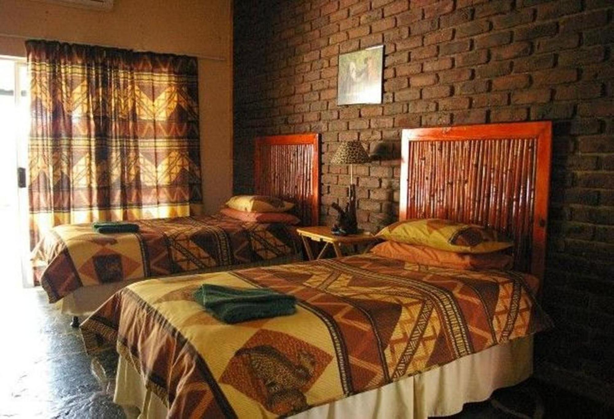 Ingwe Guesthouse Mbombela Bagian luar foto